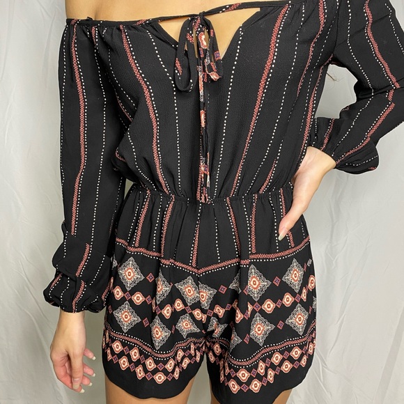 BLACK ROMPER (LONG-SLEEVED) - Picture 2 of 8